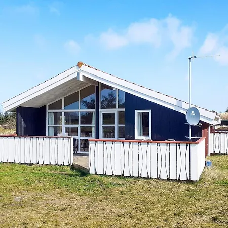 8 Person In Thisted-by Traum